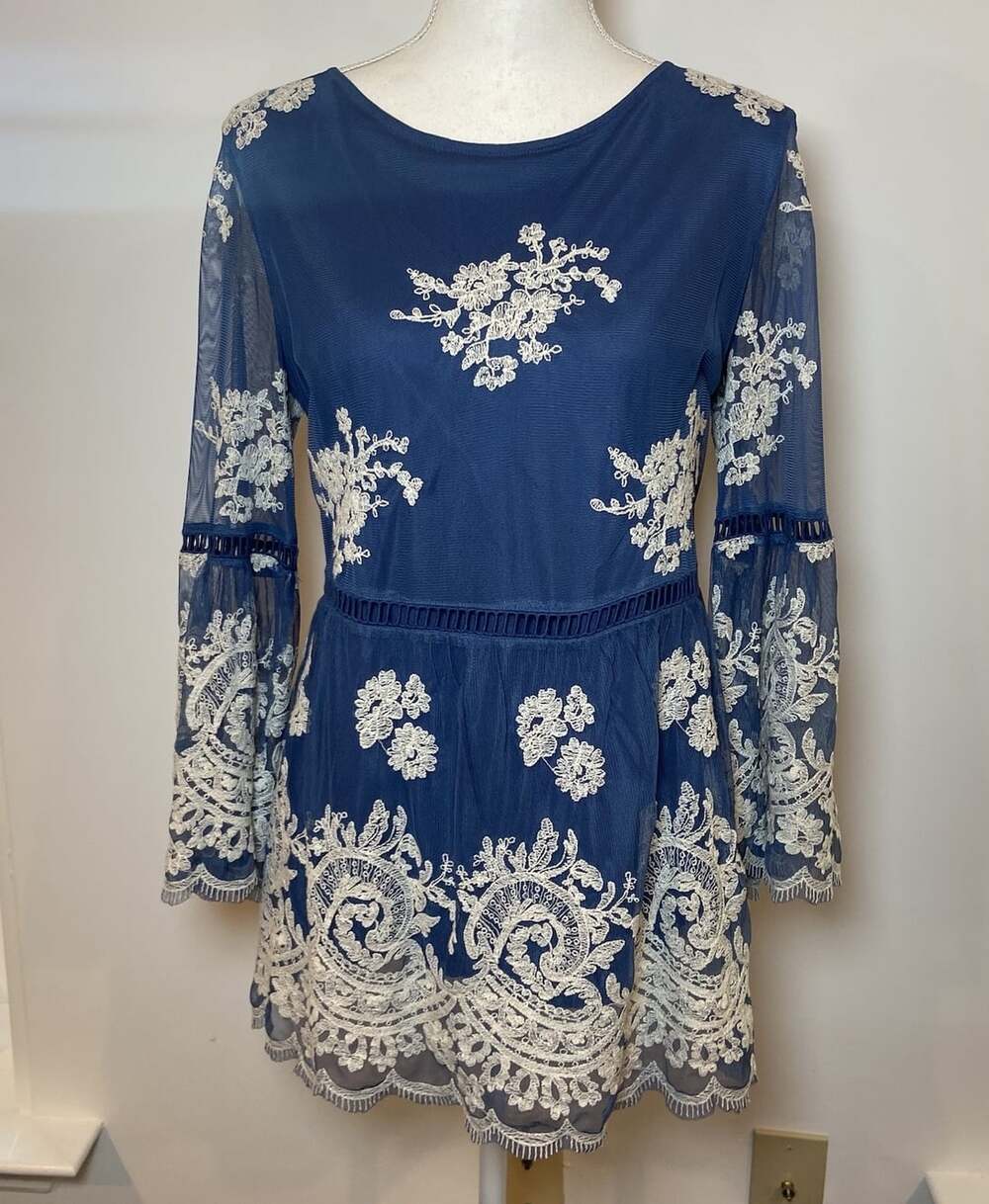 Sundance Shirt Blouse Bell Sleeve Blue Cream Lace Small S